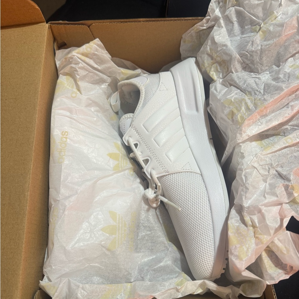 Adidas - Picture 4 of 5